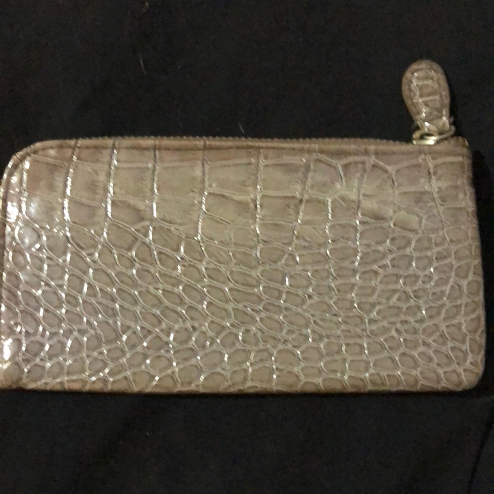 Clutch wallet